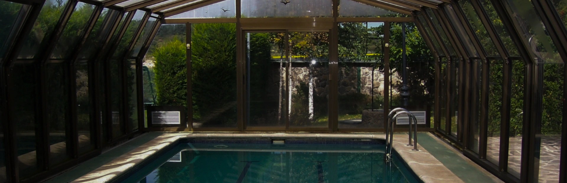 Pool Enclosures breadcrumb